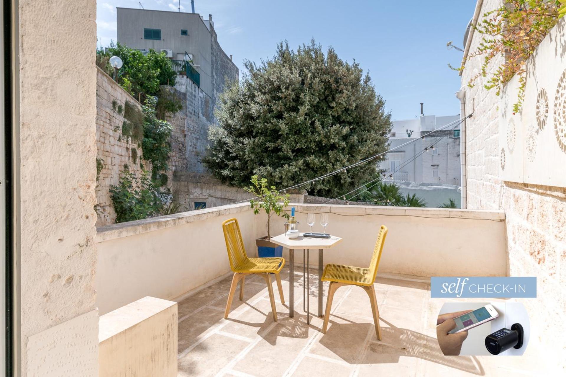 Vico Bianco Raro Smart Rooms Collection Ostuni Bagian luar foto