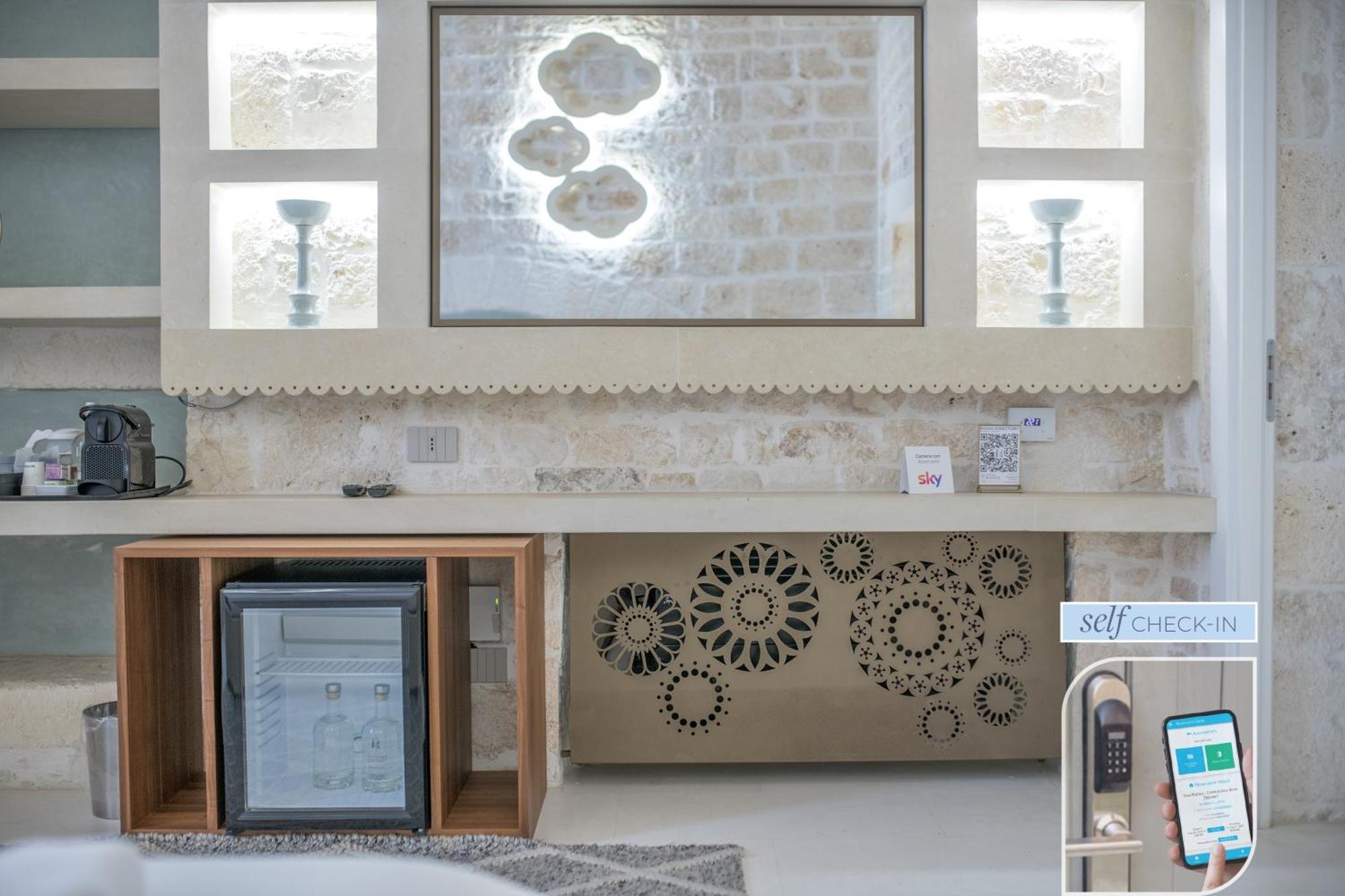 Vico Bianco Raro Smart Rooms Collection Ostuni Bagian luar foto