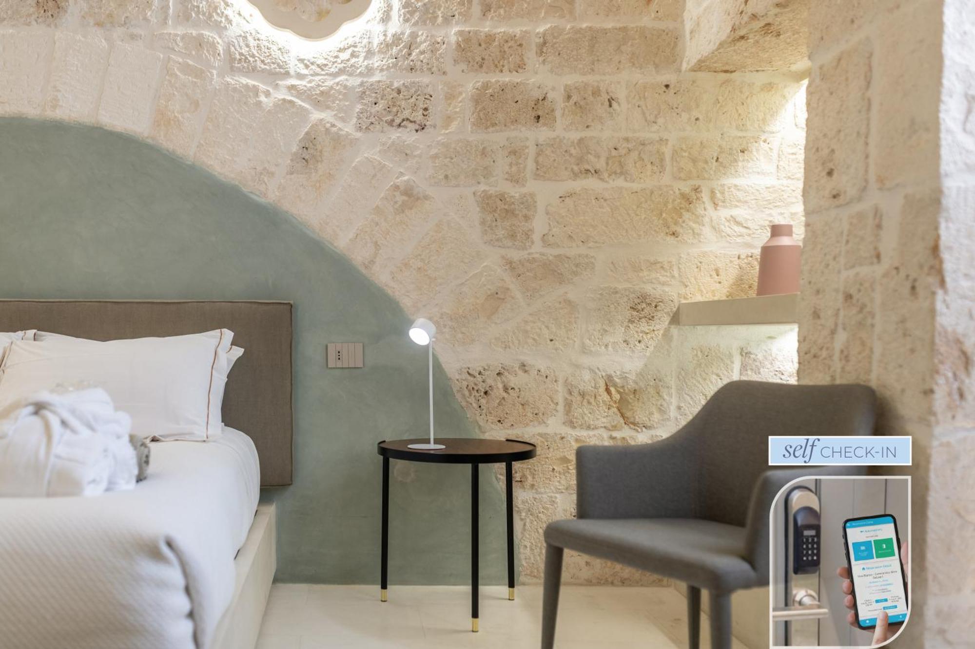 Vico Bianco Raro Smart Rooms Collection Ostuni Bagian luar foto