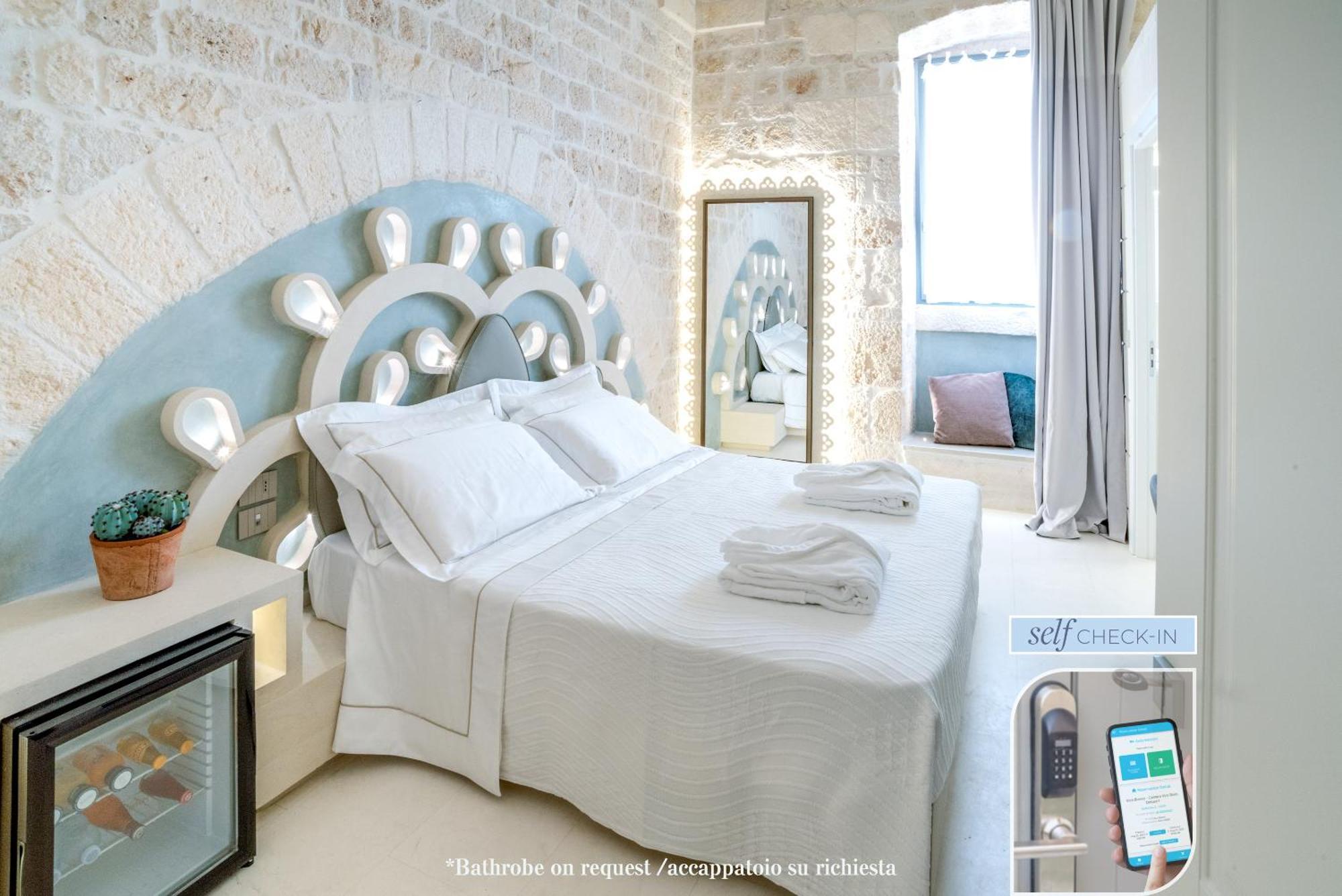 Vico Bianco Raro Smart Rooms Collection Ostuni Bagian luar foto