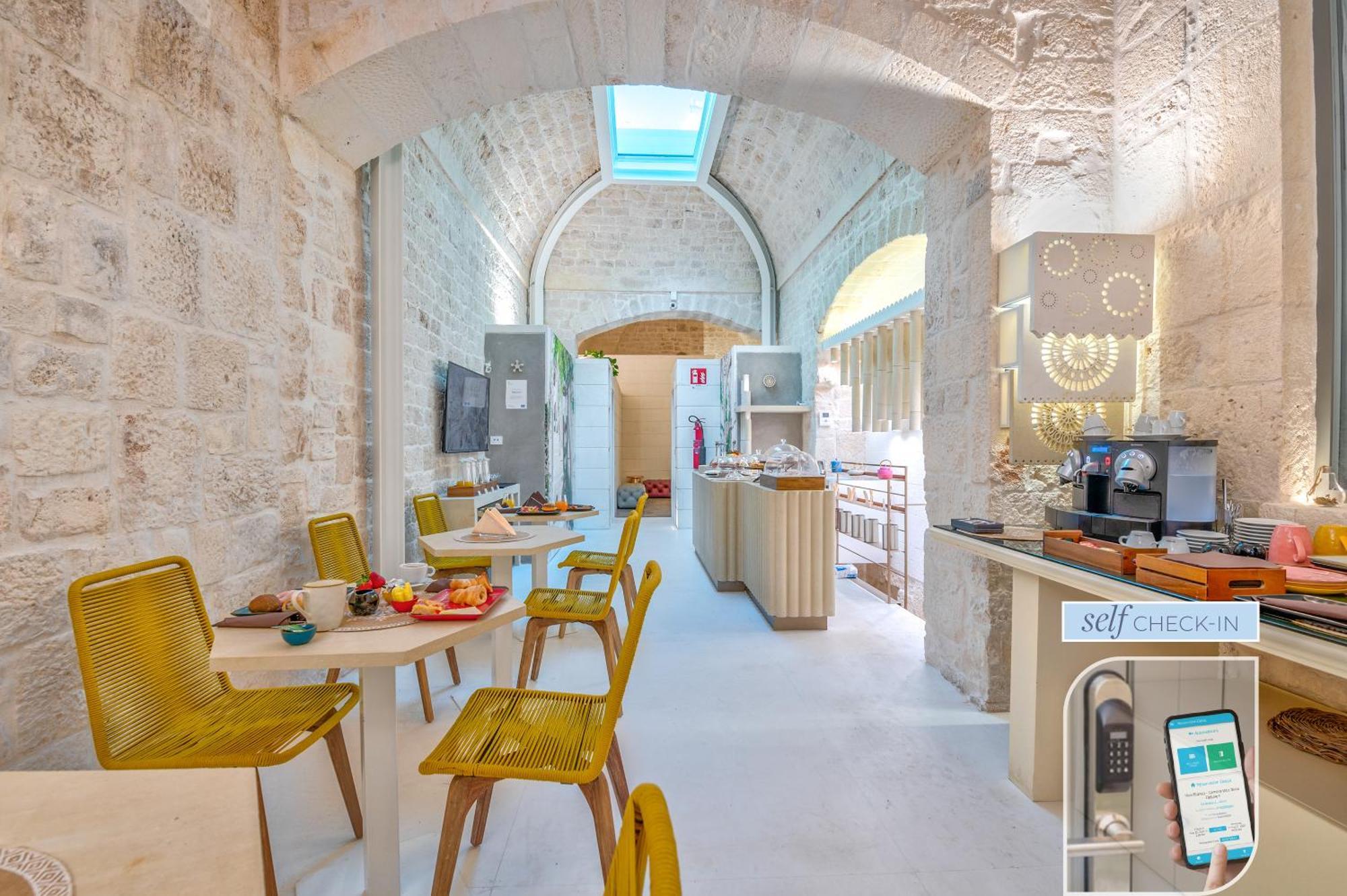 Vico Bianco Raro Smart Rooms Collection Ostuni Bagian luar foto
