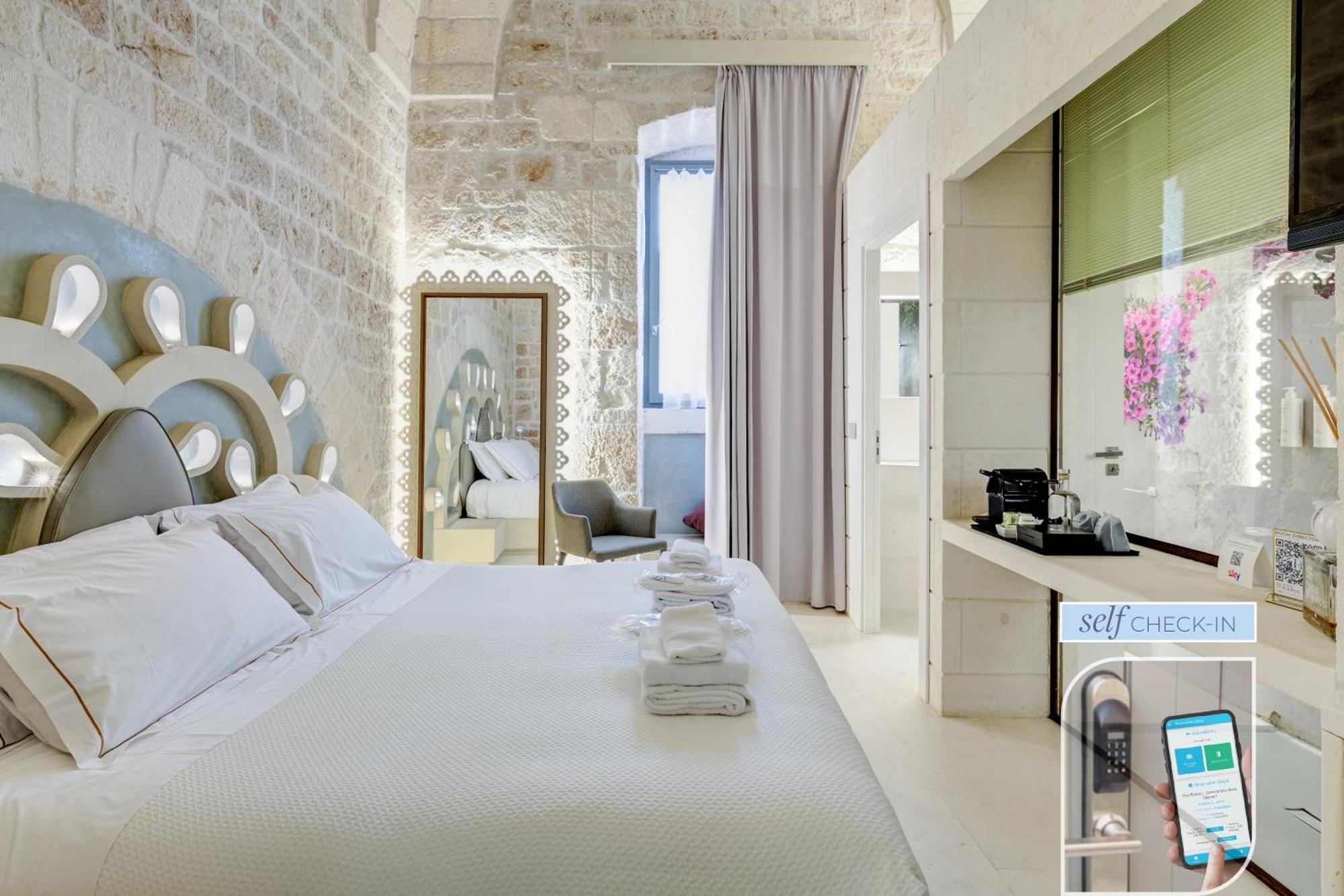 Vico Bianco Raro Smart Rooms Collection Ostuni Bagian luar foto